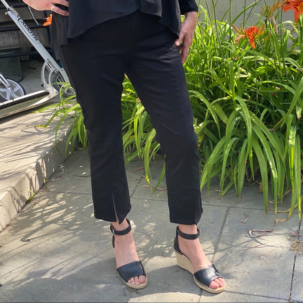 Cropped black cotton pants